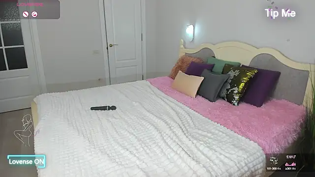 Miss Elia online show from 02/22/25, 10:20