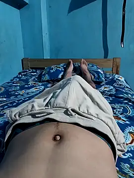 Snapshot of funnguy25 chatting on 10/29/25, 03:58 funnguy25 online show from 10/29/25, 03:58