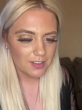 Blondiee3088 online show from 12/04/24, 01:25