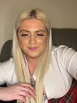 Blondiee3088 online show from 12/05/24, 01:36