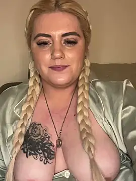 Blondiee3088 online show from 02/10/25, 11:45