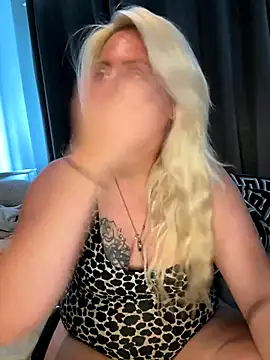 Blondiee3088 online show from 10/02/25, 11:17