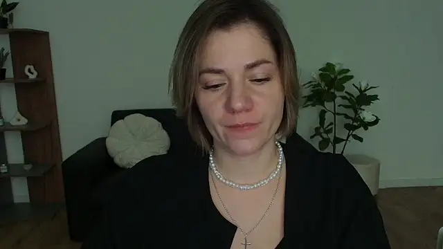 Snapshot of MariaSttone chatting on 12/04/24, 03:54 MariaSttone online show from 12/04/24, 03:54