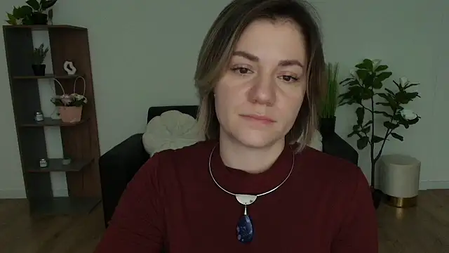Snapshot of MariaSttone chatting on 12/08/24, 02:52 MariaSttone online show from 12/08/24, 02:52