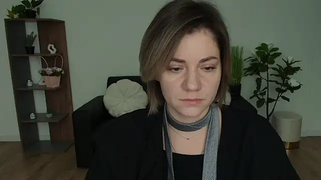 Snapshot of MariaSttone chatting on 12/10/24, 08:51 MariaSttone online show from 12/10/24, 08:51