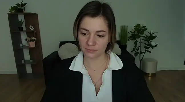 Snapshot of MariaSttone chatting on 12/15/24, 11:45 MariaSttone online show from 12/15/24, 11:45