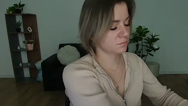 Snapshot of MariaSttone chatting on 12/23/24, 03:33 MariaSttone online show from 12/23/24, 03:33