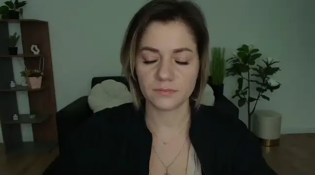 Snapshot of MariaSttone chatting on 12/30/24, 09:37 MariaSttone online show from 12/30/24, 09:37