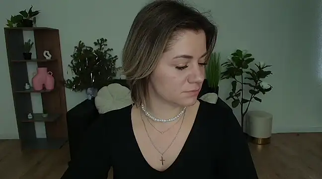 Snapshot of MariaSttone chatting on 01/10/25, 10:50 MariaSttone online show from 01/10/25, 10:50