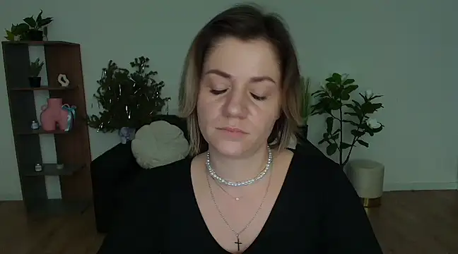 Snapshot of MariaSttone chatting on 01/10/25, 02:13 MariaSttone online show from 01/10/25, 02:13