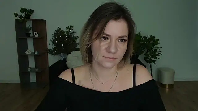 Snapshot of MariaSttone chatting on 02/04/25, 01:27 MariaSttone online show from 02/04/25, 01:27
