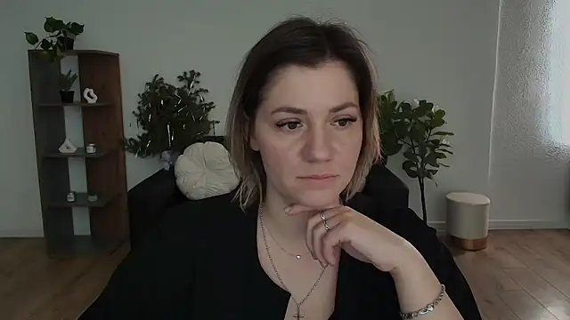 Snapshot of MariaSttone chatting on 02/10/25, 11:57 MariaSttone online show from 02/10/25, 11:57