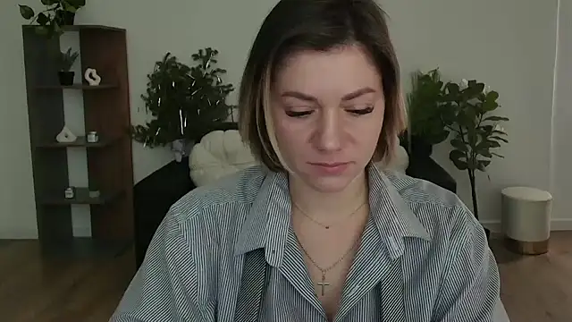 Snapshot of MariaSttone chatting on 02/12/25, 11:40 MariaSttone online show from 02/12/25, 11:40