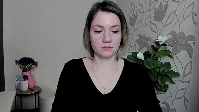 Snapshot of MariaSttone chatting on 02/19/25, 04:00 MariaSttone online show from 02/19/25, 04:00