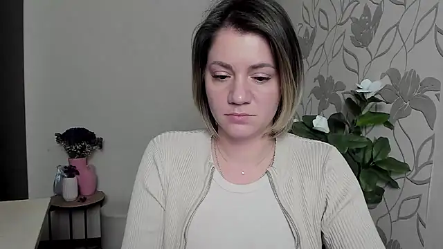 Snapshot of MariaSttone chatting on 02/28/25, 04:42 MariaSttone online show from 02/28/25, 04:42