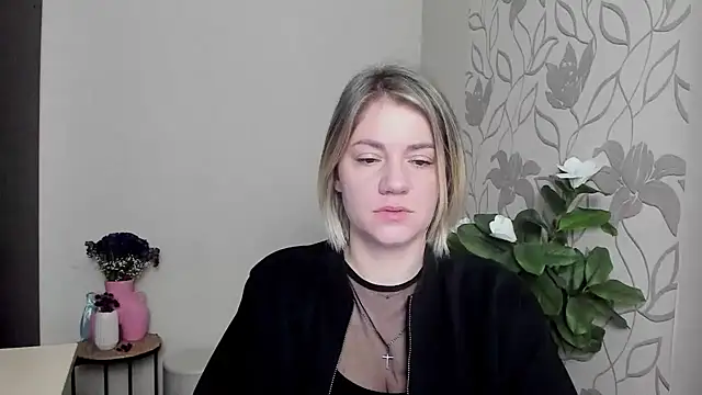 Snapshot of MariaSttone chatting on 03/10/25, 09:10 MariaSttone online show from 03/10/25, 09:10