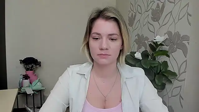 Snapshot of MariaSttone chatting on 03/12/25, 07:57 MariaSttone online show from 03/12/25, 07:57