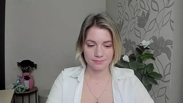 Snapshot of MariaSttone chatting on 03/12/25, 10:59 MariaSttone online show from 03/12/25, 10:59