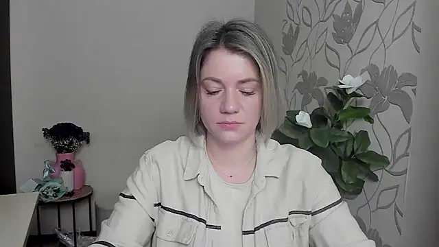 Snapshot of MariaSttone chatting on 03/13/25, 11:19 MariaSttone online show from 03/13/25, 11:19