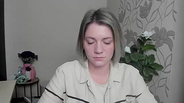 Snapshot of MariaSttone chatting on 03/13/25, 03:28 MariaSttone online show from 03/13/25, 03:28