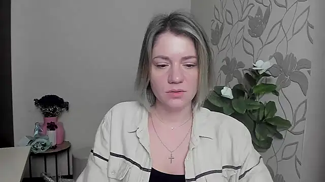 Snapshot of MariaSttone chatting on 03/13/25, 07:28 MariaSttone online show from 03/13/25, 07:28