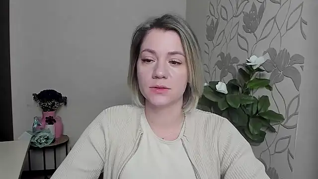 Snapshot of MariaSttone chatting on 03/17/25, 06:32 MariaSttone online show from 03/17/25, 06:32