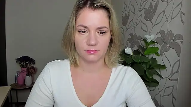 Snapshot of MariaSttone chatting on 10/03/25, 02:14 MariaSttone online show from 10/03/25, 02:14