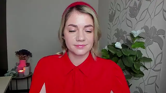 Snapshot of MariaSttone chatting on 10/29/25, 09:38 MariaSttone online show from 10/29/25, 09:38