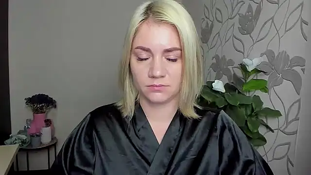 Snapshot of MariaSttone chatting on 11/02/25, 09:50 MariaSttone online show from 11/02/25, 09:50