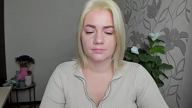 Snapshot of MariaSttone chatting on 11/06/25, 12:39 MariaSttone online show from 11/06/25, 12:39