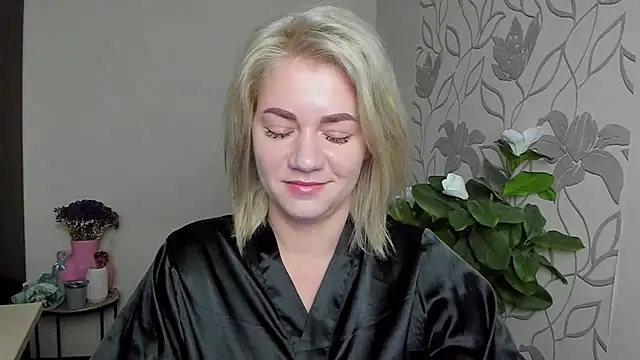 Snapshot of MariaSttone chatting on 11/14/25, 09:08 MariaSttone online show from 11/14/25, 09:08