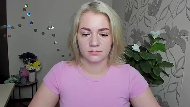 Snapshot of MariaSttone chatting on 11/23/25, 04:40 MariaSttone online show from 11/23/25, 04:40