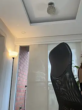 nicollefiorett online show from 03/25/26, 10:16