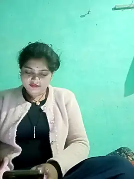 Snapshot of Chandni chatting on 01/21/25, 08:54 Chandni online show from 01/21/25, 08:54