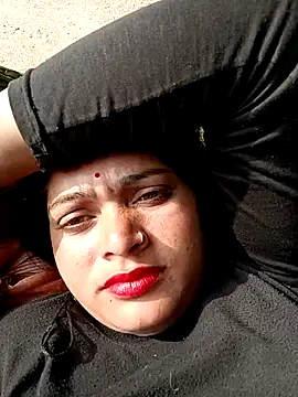 Snapshot of Chandni chatting on 01/22/25, 10:18 Chandni online show from 01/22/25, 10:18