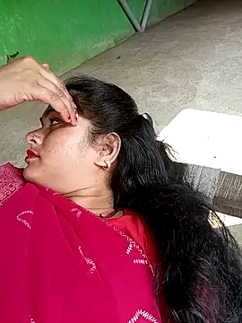 Snapshot of Chandni chatting on 01/23/25, 06:28 Chandni online show from 01/23/25, 06:28