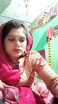 Snapshot of Chandni chatting on 01/25/25, 03:20 Chandni online show from 01/25/25, 03:20