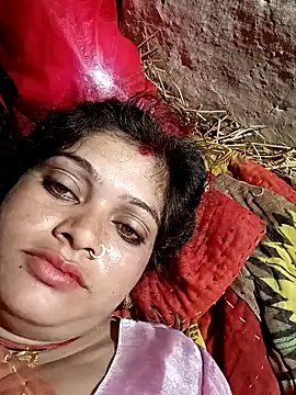 Snapshot of Chandni chatting on 01/29/25, 12:01 Chandni online show from 01/29/25, 12:01