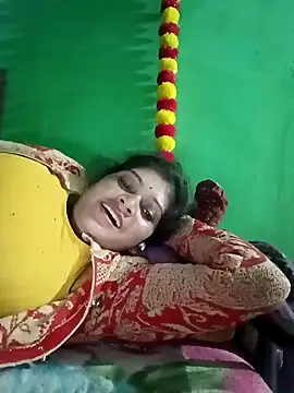 Snapshot of Chandni chatting on 02/01/25, 08:47 Chandni online show from 02/01/25, 08:47