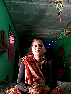 Snapshot of Chandni chatting on 02/03/25, 06:56 Chandni online show from 02/03/25, 06:56