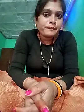 Snapshot of Chandni chatting on 02/03/25, 10:03 Chandni online show from 02/03/25, 10:03