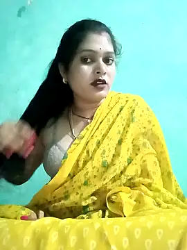 Snapshot of Chandni chatting on 02/03/25, 01:08 Chandni online show from 02/03/25, 01:08