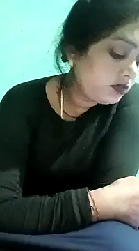 Snapshot of Chandni chatting on 02/04/25, 12:29 Chandni online show from 02/04/25, 12:29