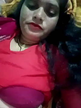 Snapshot of Chandni chatting on 02/04/25, 04:26 Chandni online show from 02/04/25, 04:26