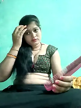 Snapshot of Chandni chatting on 02/04/25, 10:13 Chandni online show from 02/04/25, 10:13