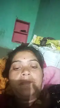 Snapshot of Chandni chatting on 02/10/25, 11:55 Chandni online show from 02/10/25, 11:55