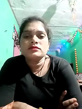 Snapshot of Chandni chatting on 02/11/25, 07:05 Chandni online show from 02/11/25, 07:05