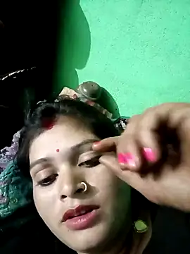 Snapshot of Chandni chatting on 02/13/25, 03:56 Chandni online show from 02/13/25, 03:56