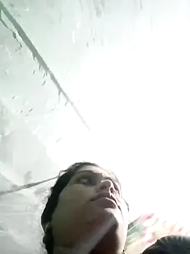 Snapshot of Chandni chatting on 02/13/25, 08:03 Chandni online show from 02/13/25, 08:03