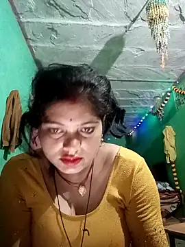 Snapshot of Chandni chatting on 02/15/25, 11:47 Chandni online show from 02/15/25, 11:47